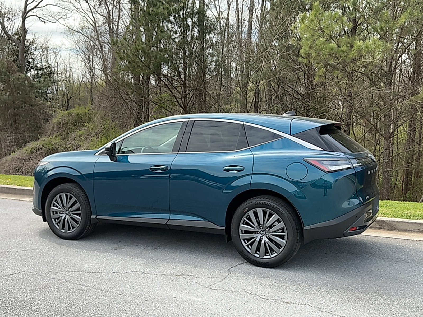 New 2026 Aurora Blue Pearl Metallic Nissan SL image 3