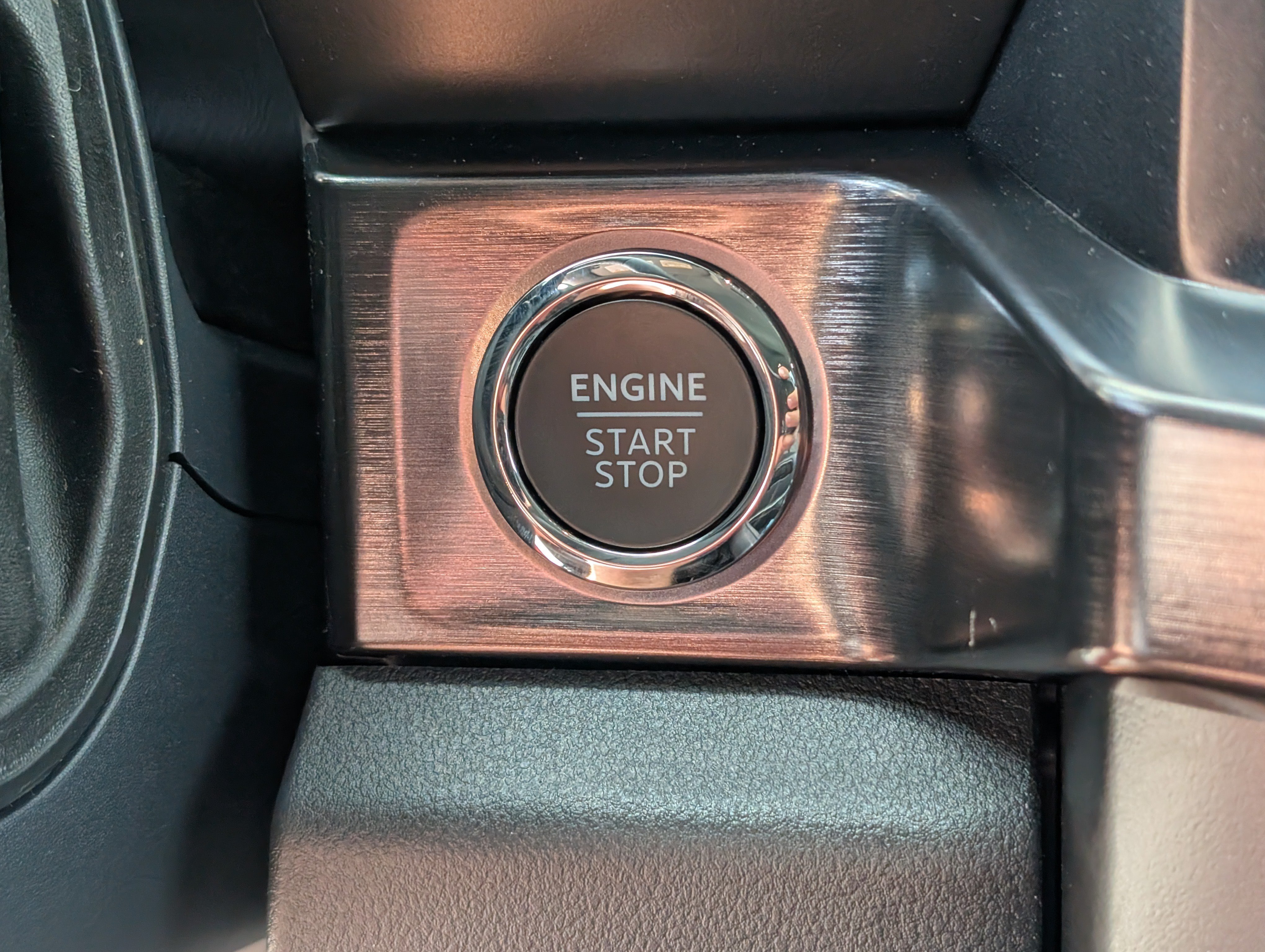New 2026 Star White Metallic Tri-Coat FORD F-450® LARIAT® image 28