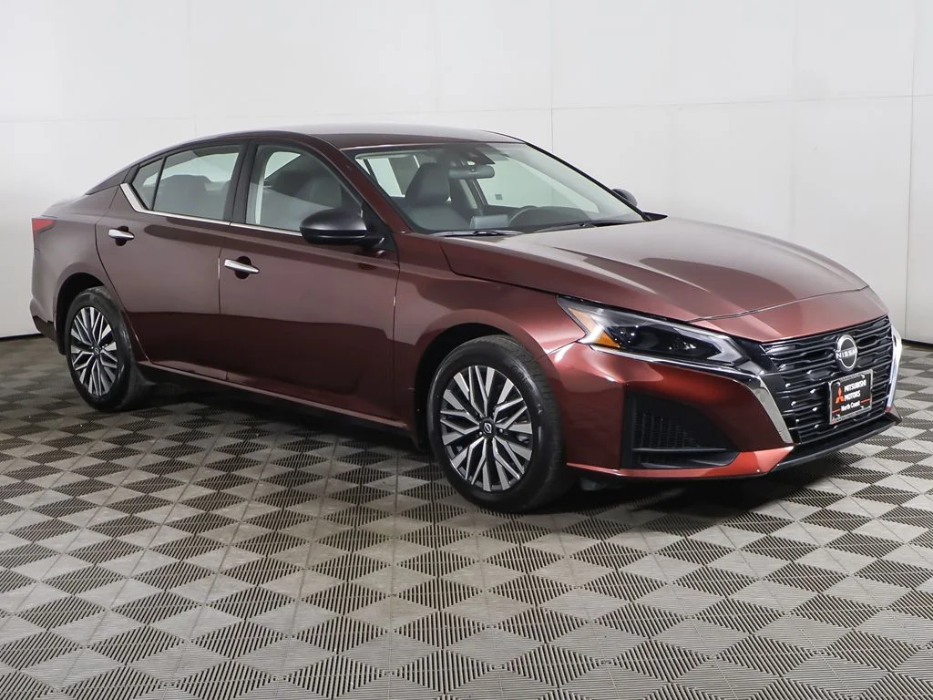Used 2024 Red Nissan 2.5 SV image 43