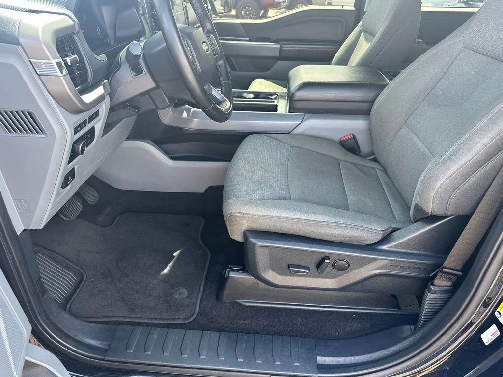 Used 2024 Black Ford XLT image 9