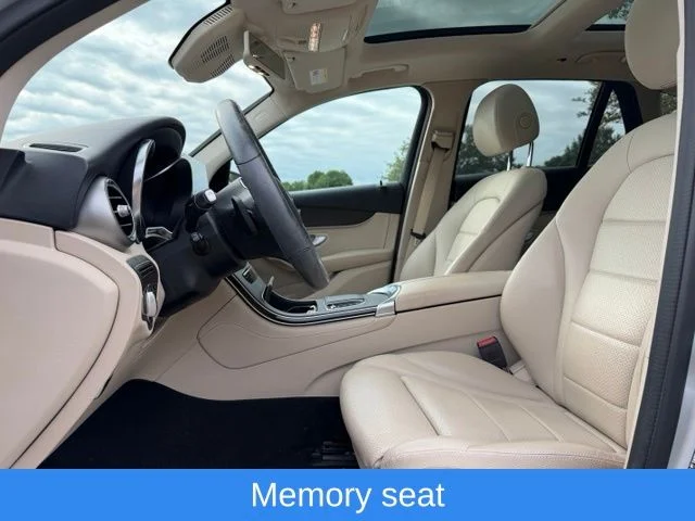 Used 2020  Mercedes-Benz GLC 300 image 19