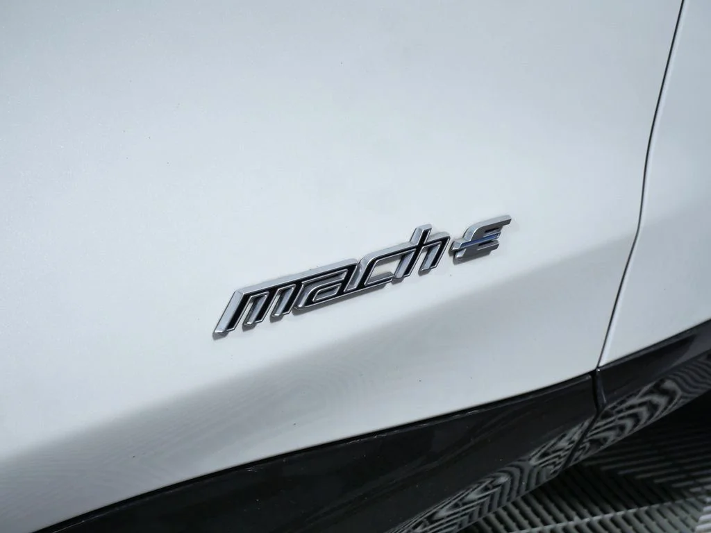 Used 2022 White Ford Premium image 7