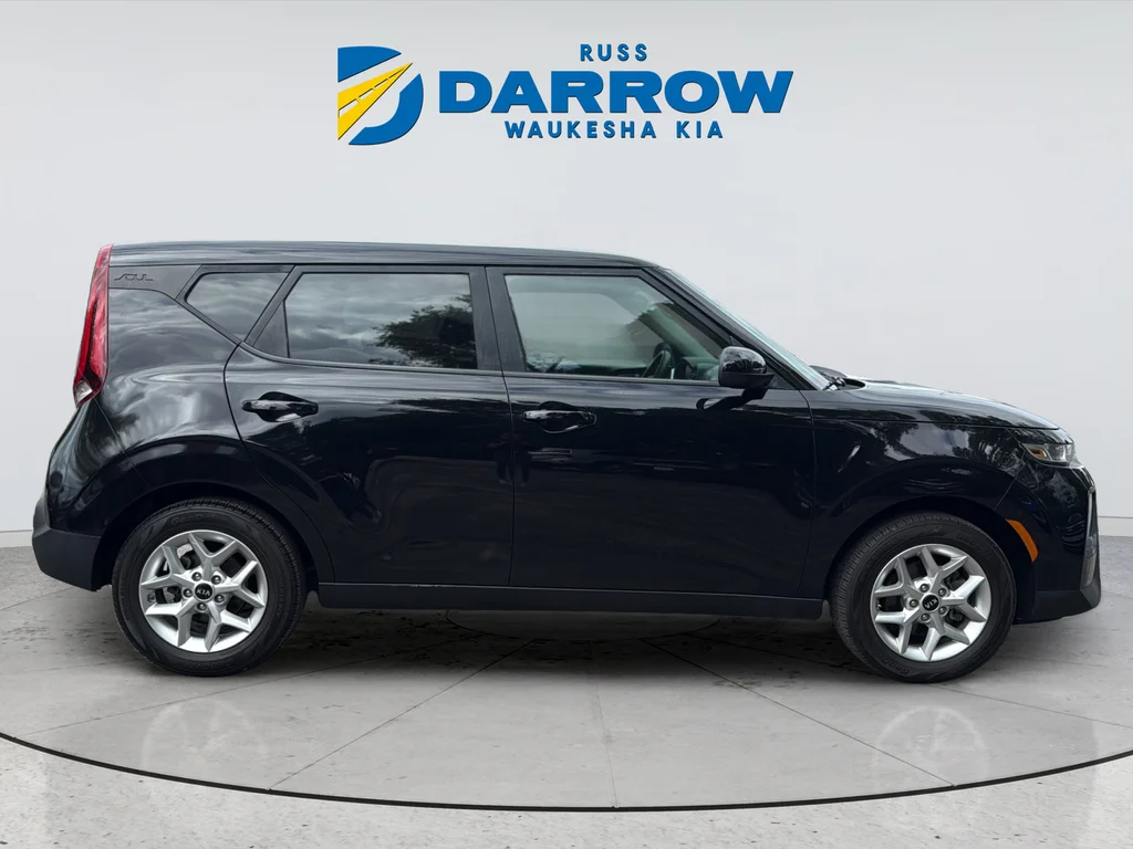 Used 2021 Black Kia S image 6