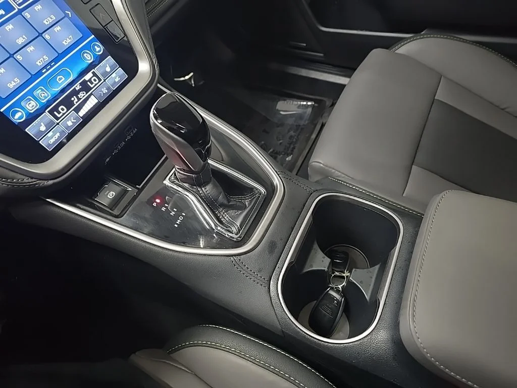 Used 2024 Silver Subaru Onyx Edition image 27