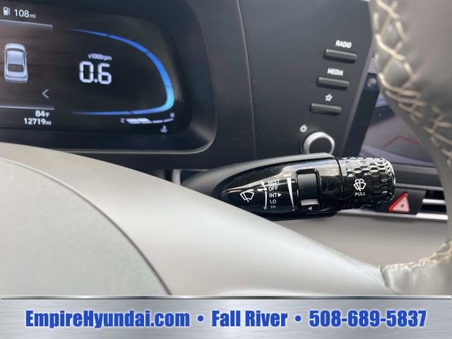 Certified Used 2025 Fluid Metal Hyundai SEL Sport image 29