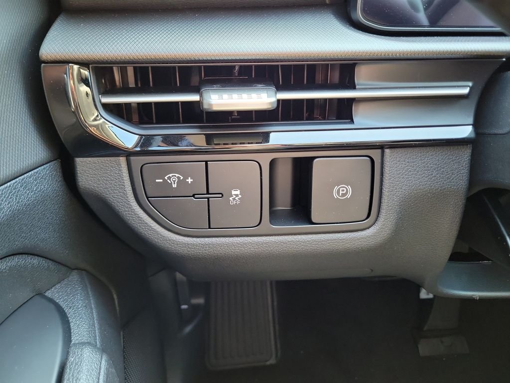 New 2026 White Kia LX image 24