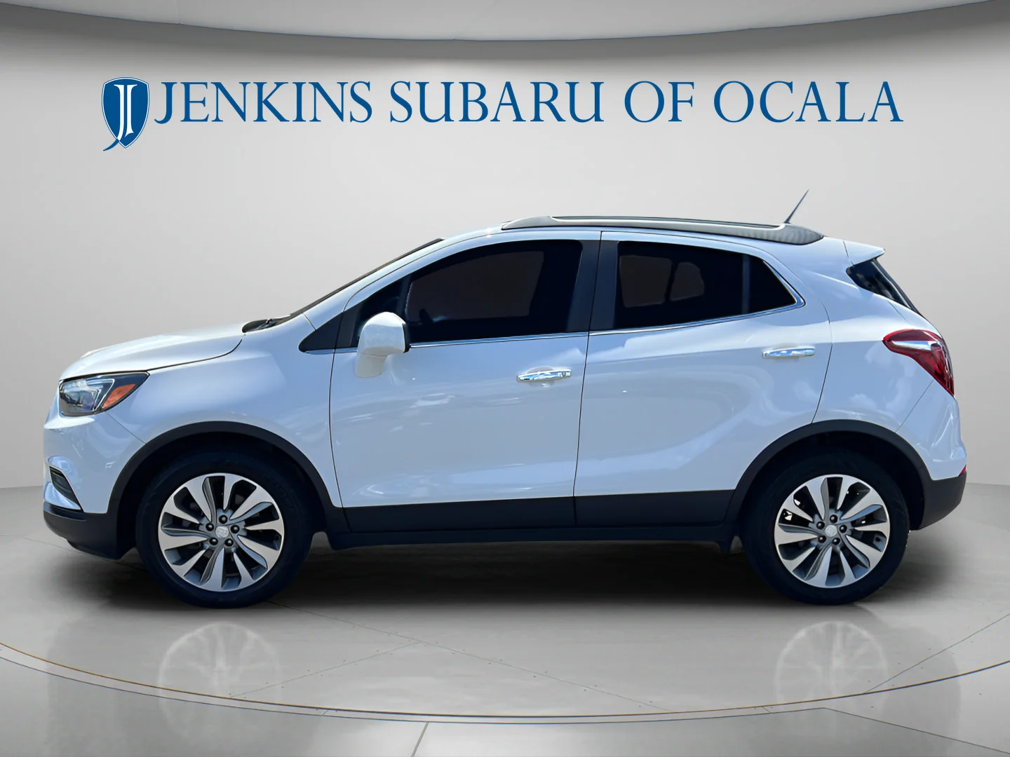 Used 2020 Summit White Buick Preferred image 6