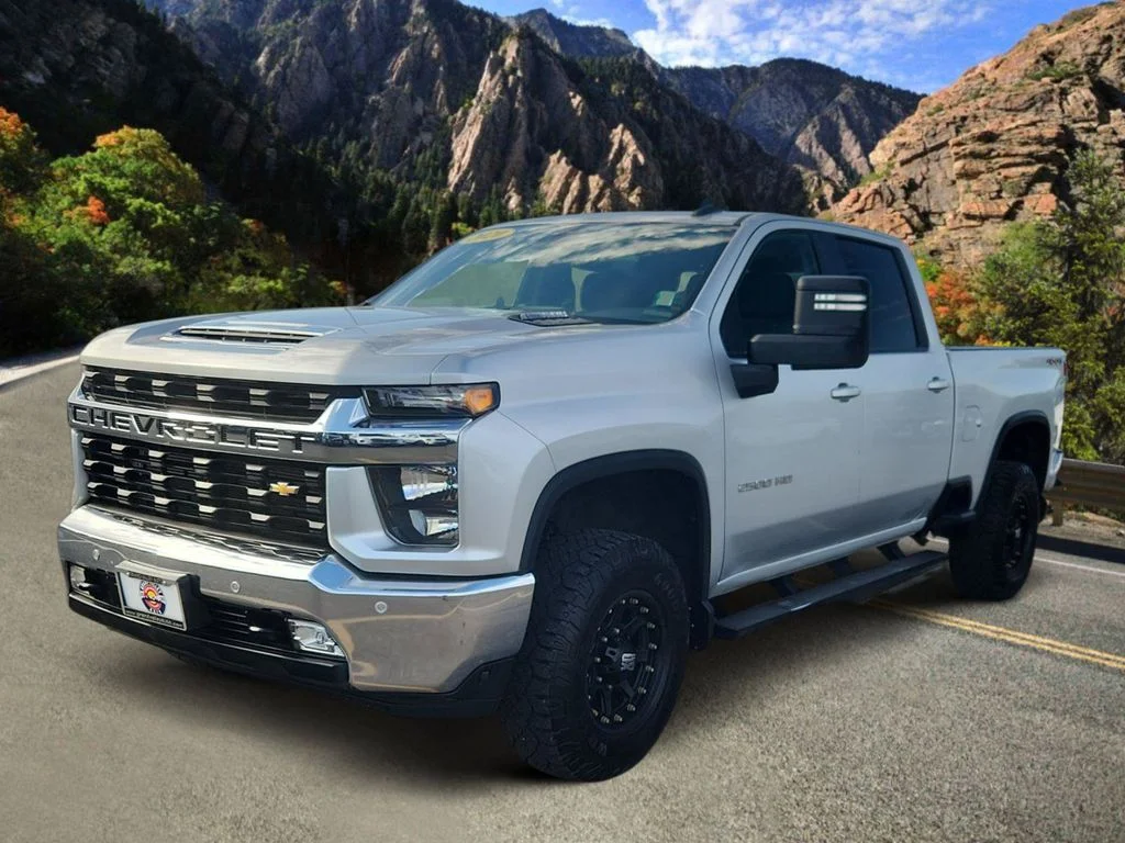 Used 2020 Silver Chevrolet LT image 5