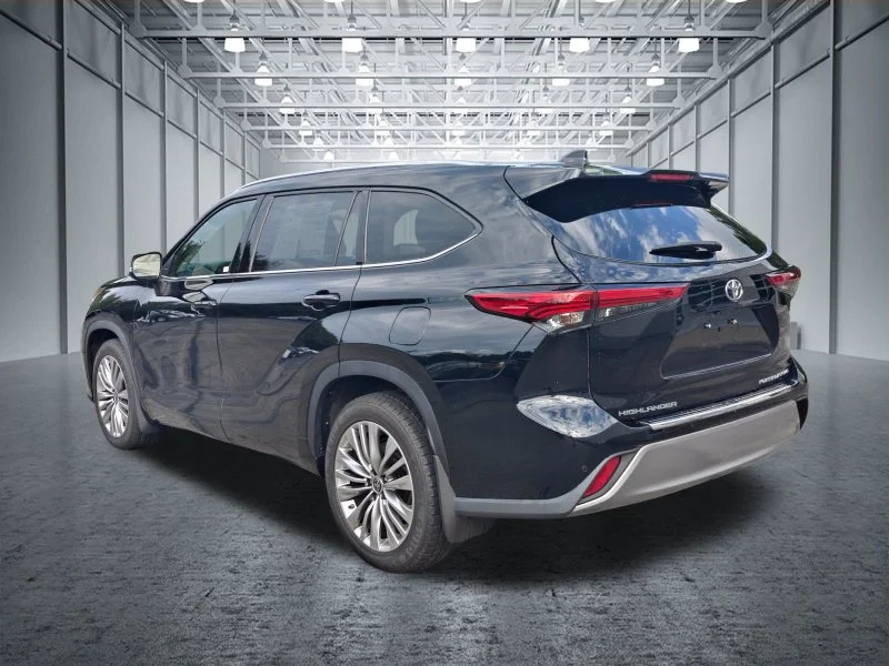 Used 2022 Black Toyota Platinum image 10