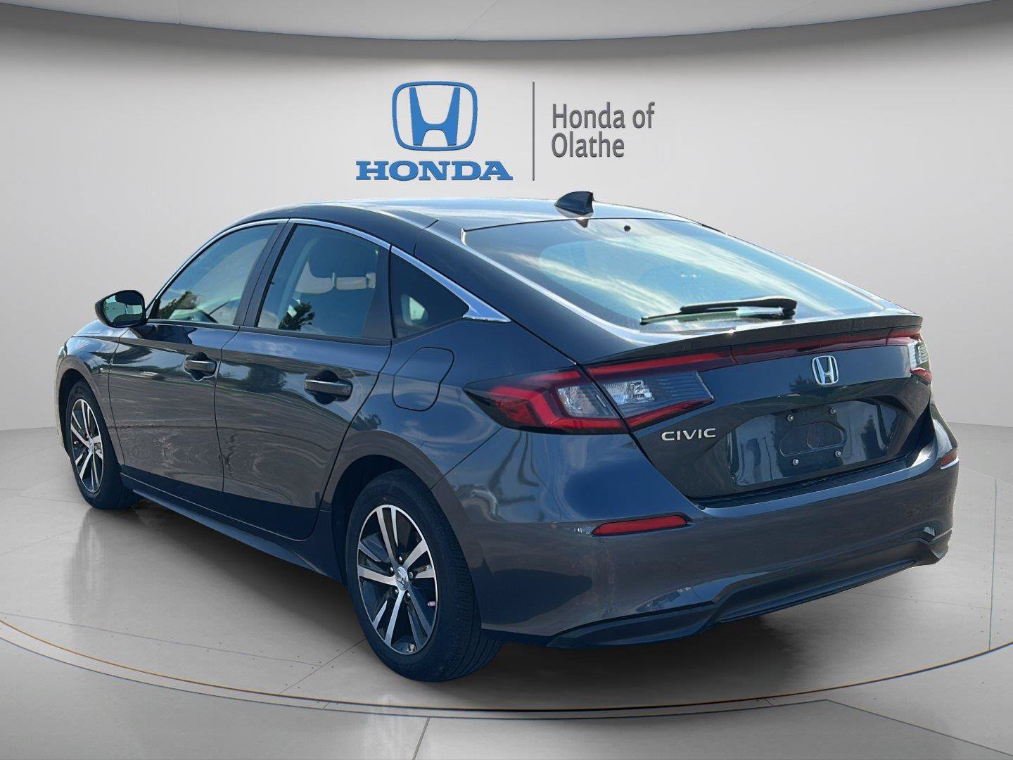Certified Used 2024 Meteorite Gray Metallic Honda 2.0L LX image 16