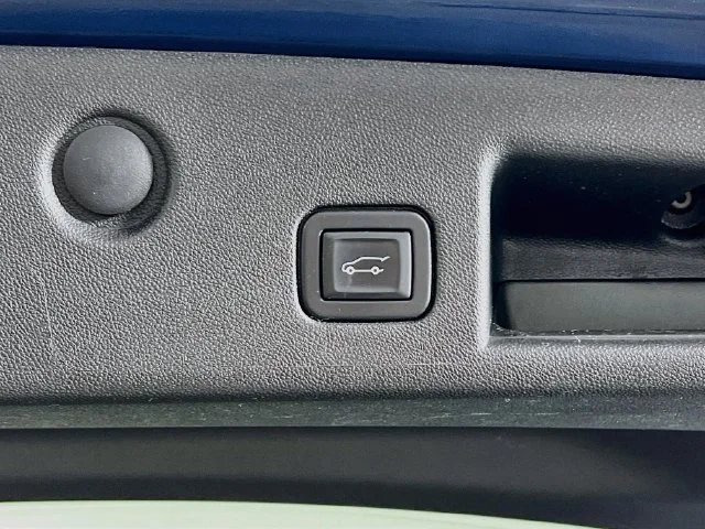 Used 2020 Blue Chevrolet LT image 26