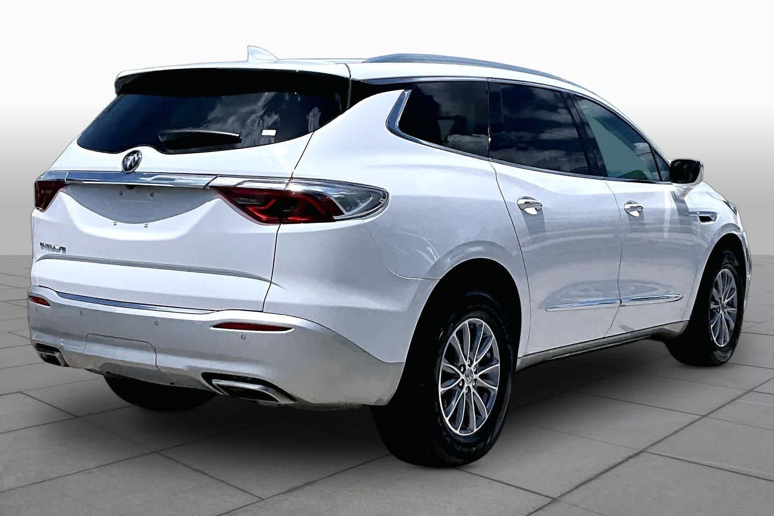 Used 2023 Summit White Buick Essence image 13