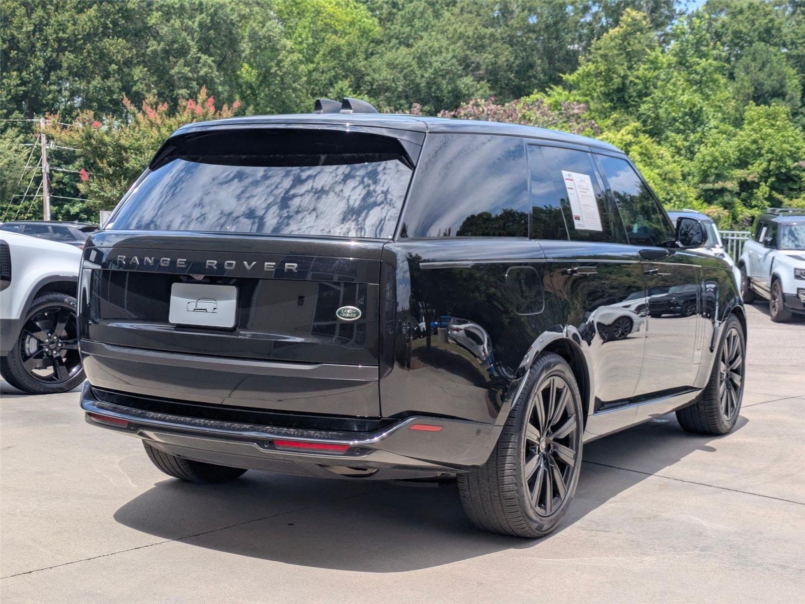 Used 2023 Santorini Black Metallic Land Rover SE image 5