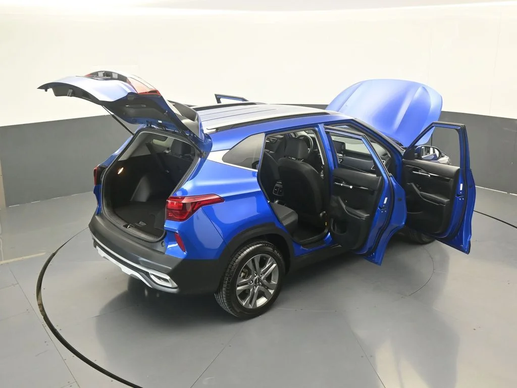 Used 2023 Neptune Blue Kia S image 63
