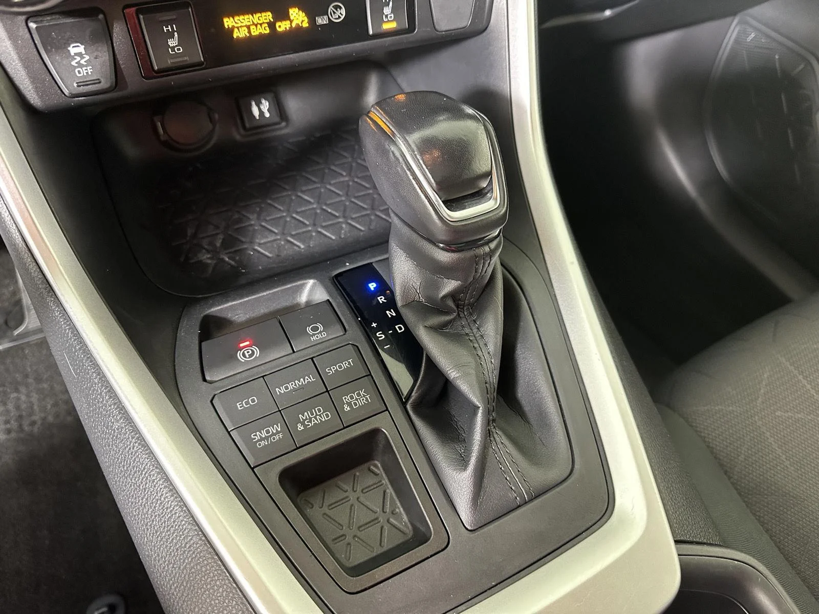 Used 2019 Ruby Flare Pearl Toyota XLE image 17