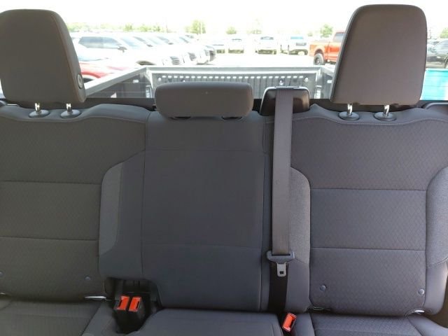 Used 2025 White Chevrolet LT image 25
