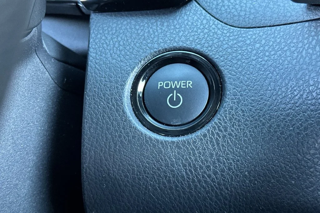Certified Used 2025  Toyota LE image 21