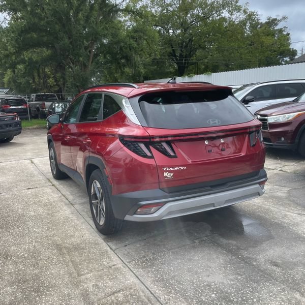 Used 2025 Red Hyundai SEL Convenience image 6