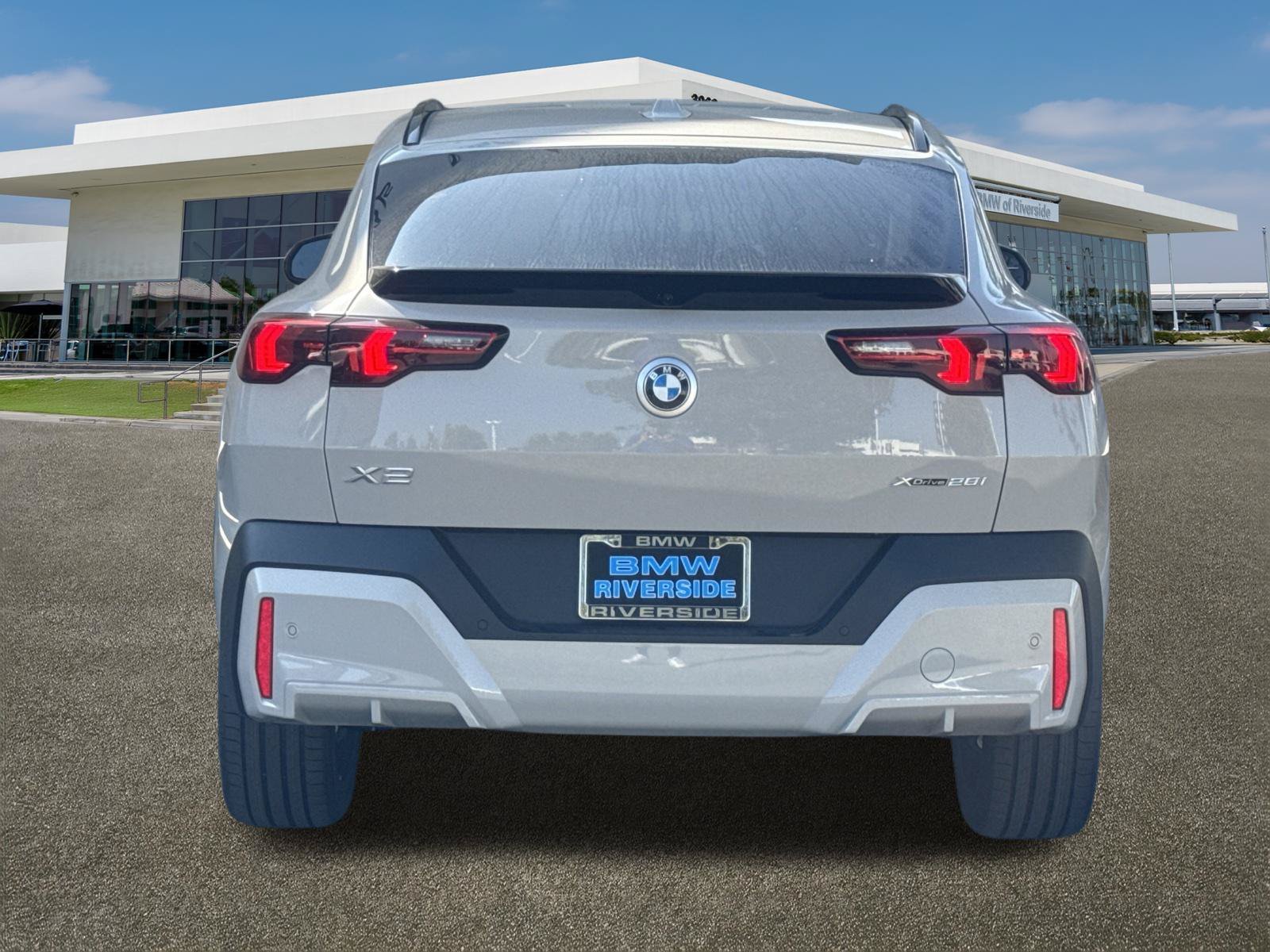 New 2027 Dune Grey Metallic BMW xDrive28i image 9