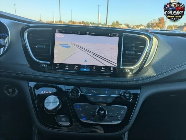 2026 Chrysler Pacifica Limited - Photo 17