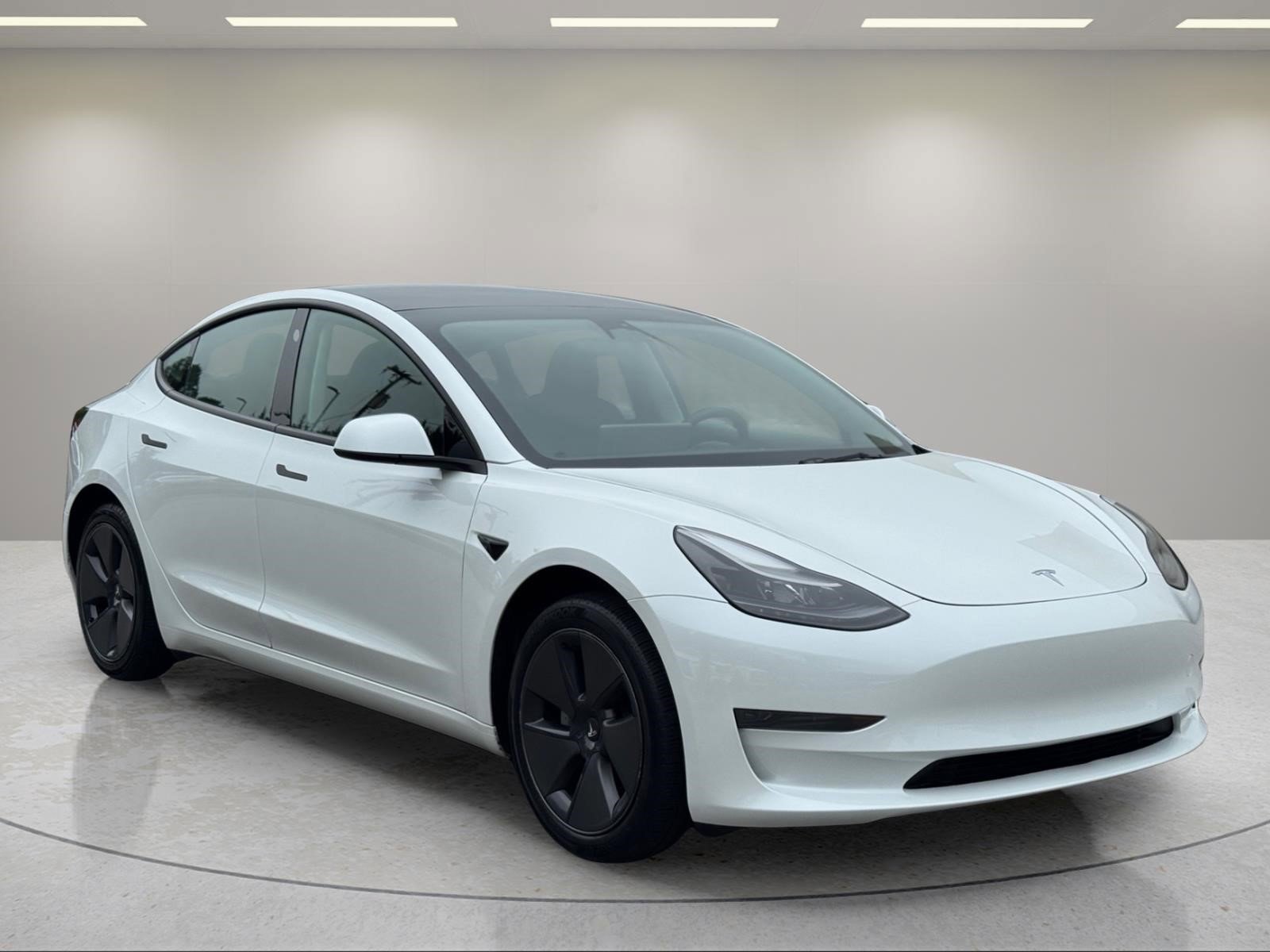 Used 2023  Tesla Base image 7