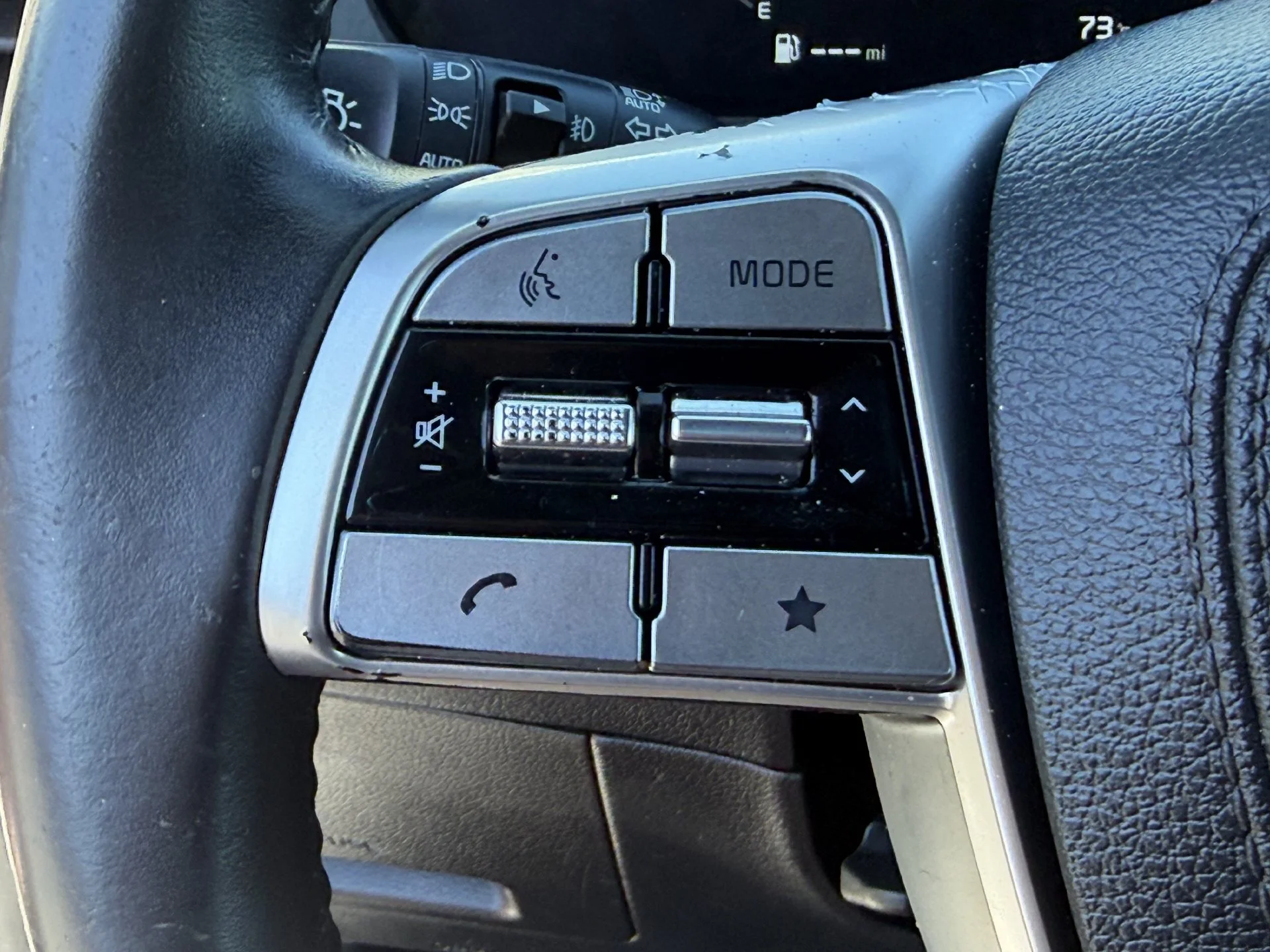 Used 2025 Glacial White Pearl Kia SX image 11