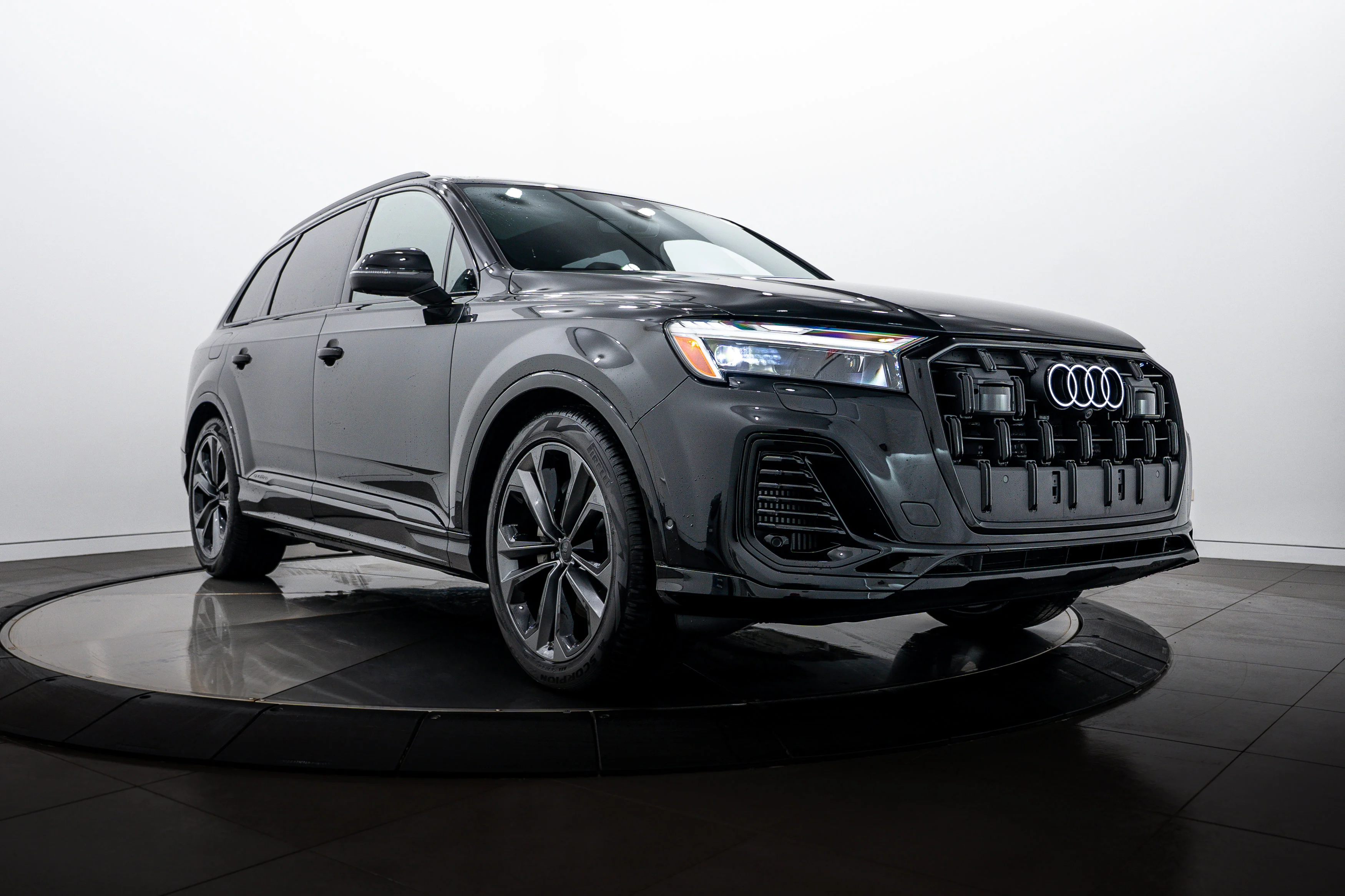 2026 Audi Q7 55 Premium Plus quattro Tiptronic's photo