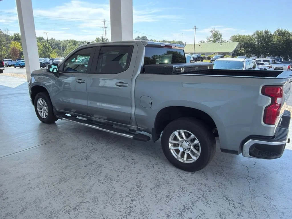 Used 2023 Sterling Gray Metallic Chevrolet LT image 4