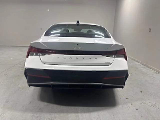 Used 2025 White Hyundai Limited image 7
