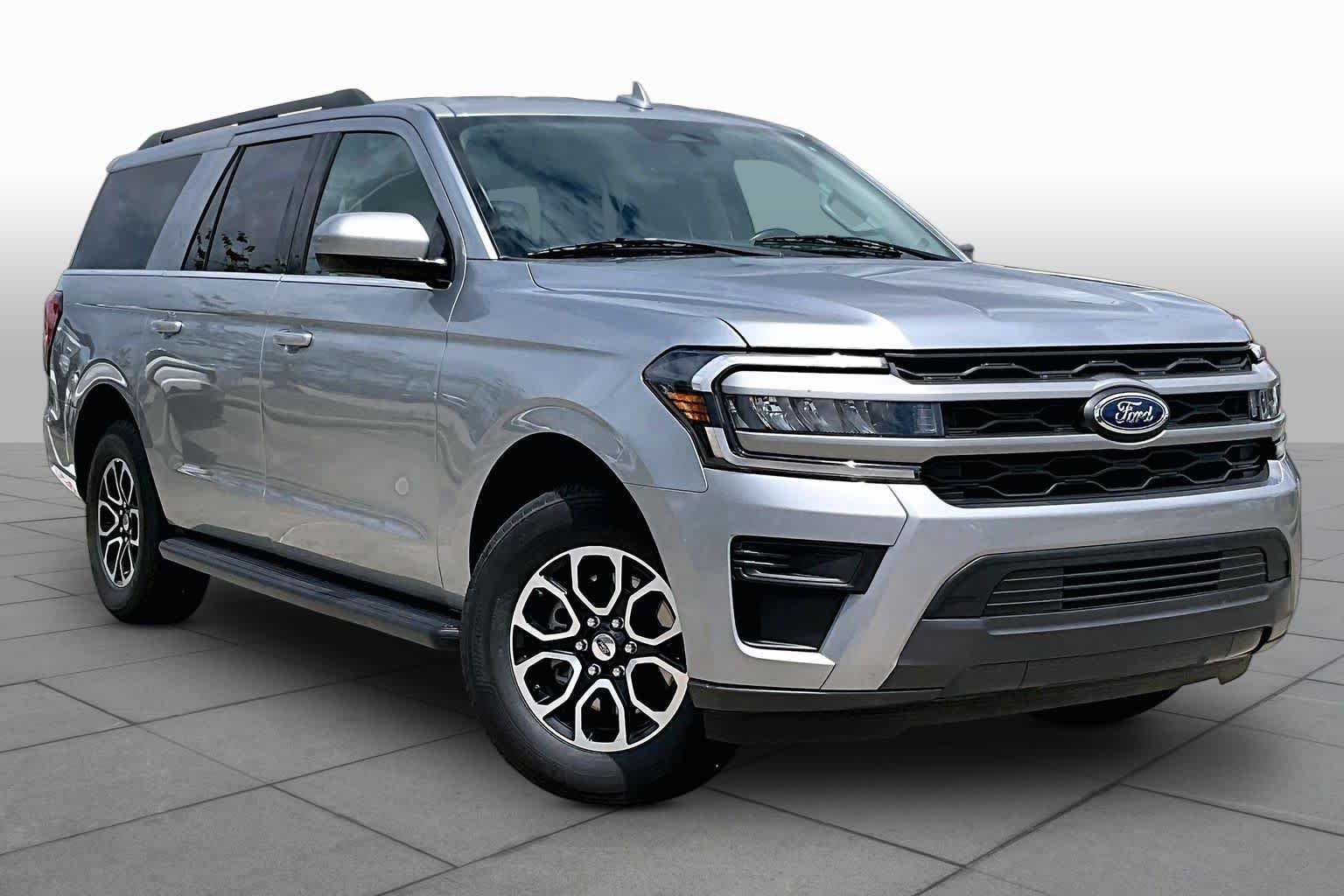 Used 2024 Iconic Silver Metallic Ford XLT image 3