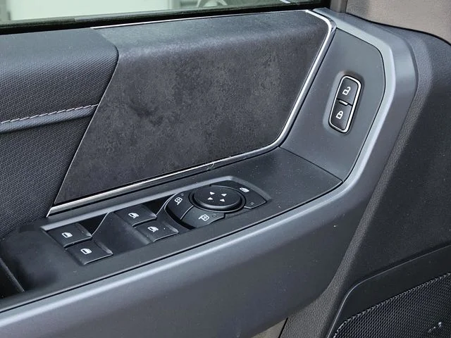New 2026 Carbonized Gray Metallic Ford XLT image 24