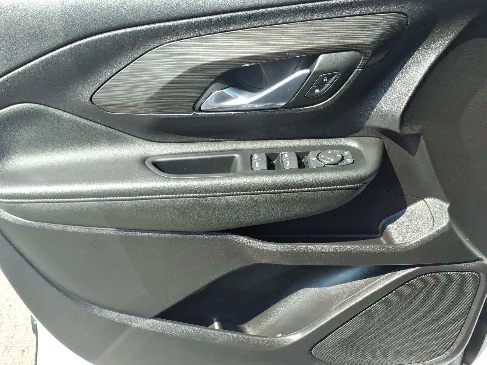 Used 2024 Summit White GMC SLE image 24
