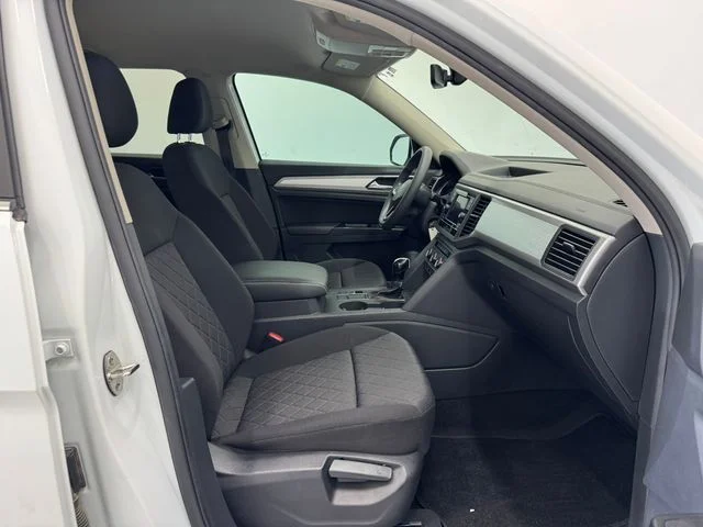 Used 2021 Pure White Volkswagen 2.0T S image 18