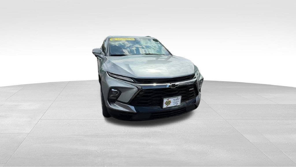 Used 2025 Sterling Gray Metallic Chevrolet RS image 10