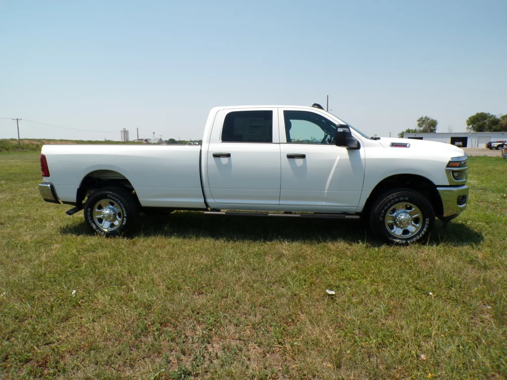 New 2026 Bright White Clear-Coat Exterior Paint RAM Tradesman image 3