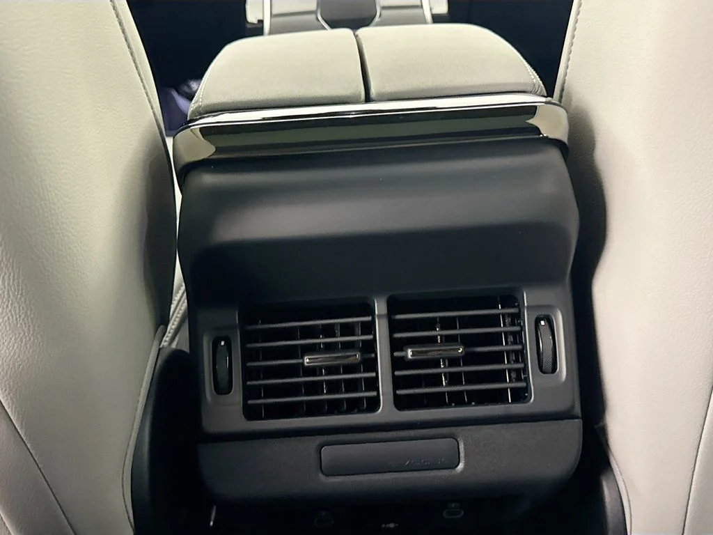 New 2026 Arroios Grey Land Rover Core S image 26