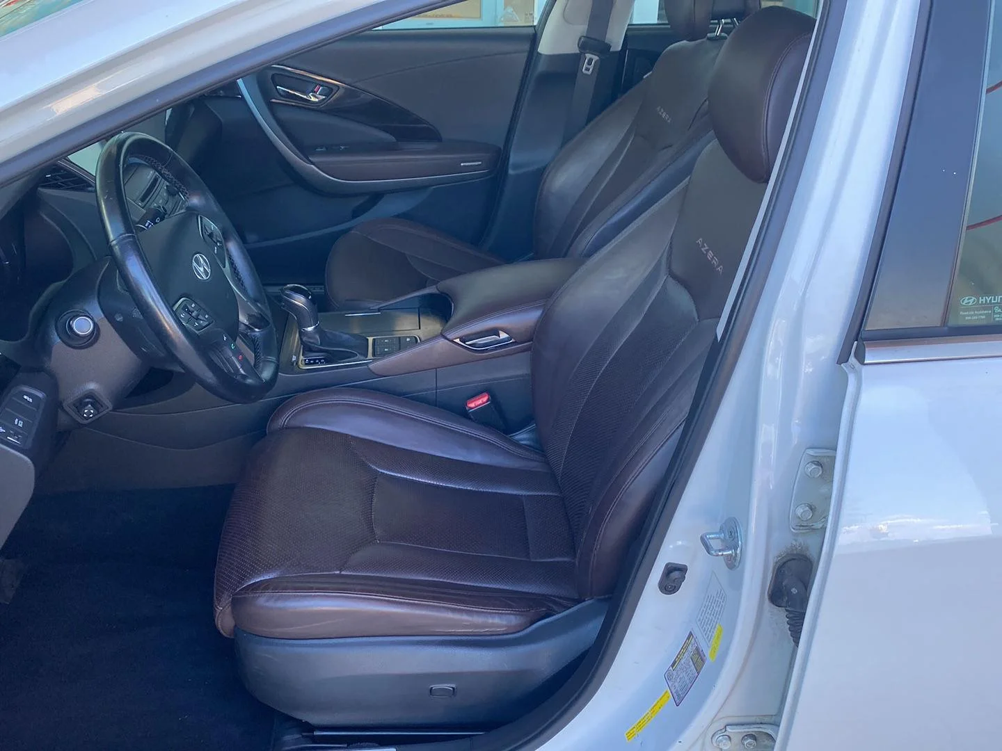 Used 2014 Diamond White Pearl Hyundai Limited image 15