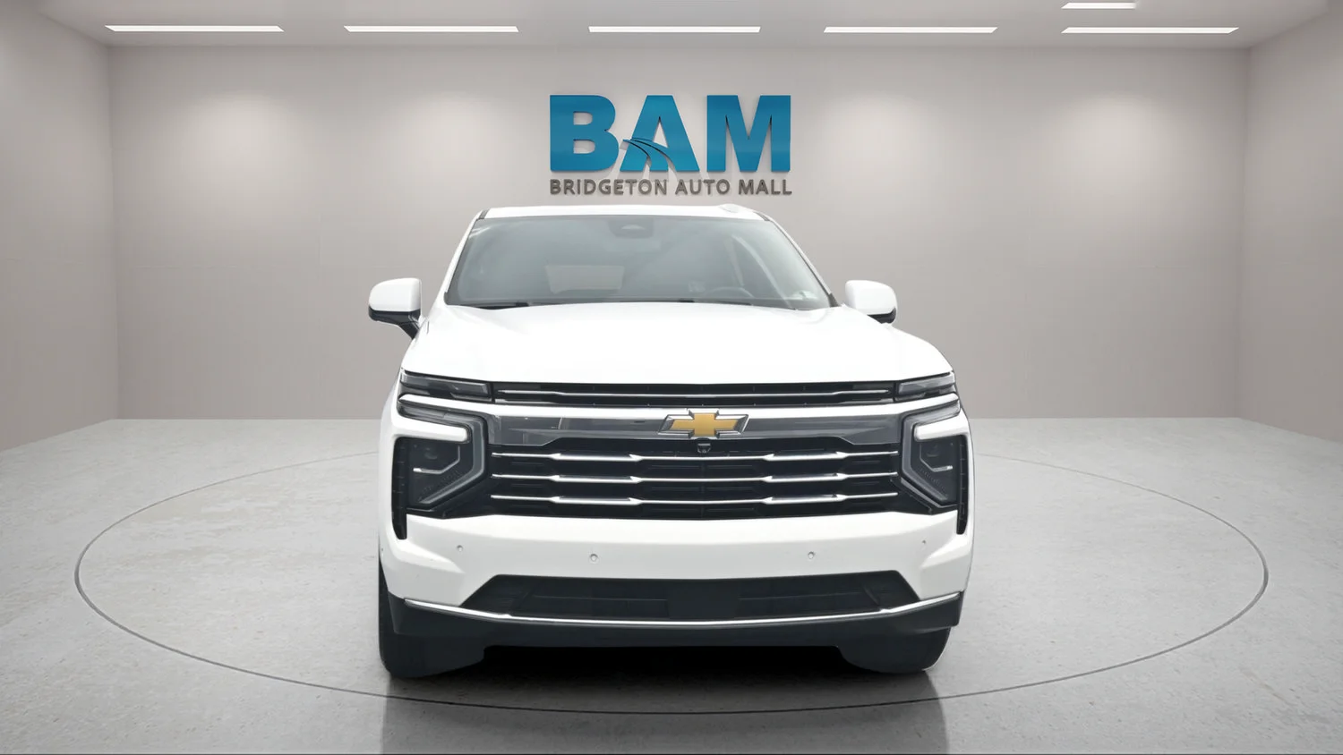Used 2025 Summit White Chevrolet LT image 2