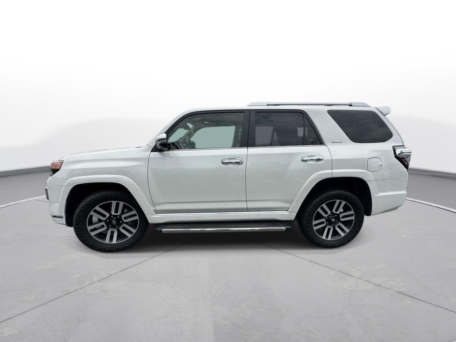 Used 2023 Blizzard Pearl Toyota Limited image 9
