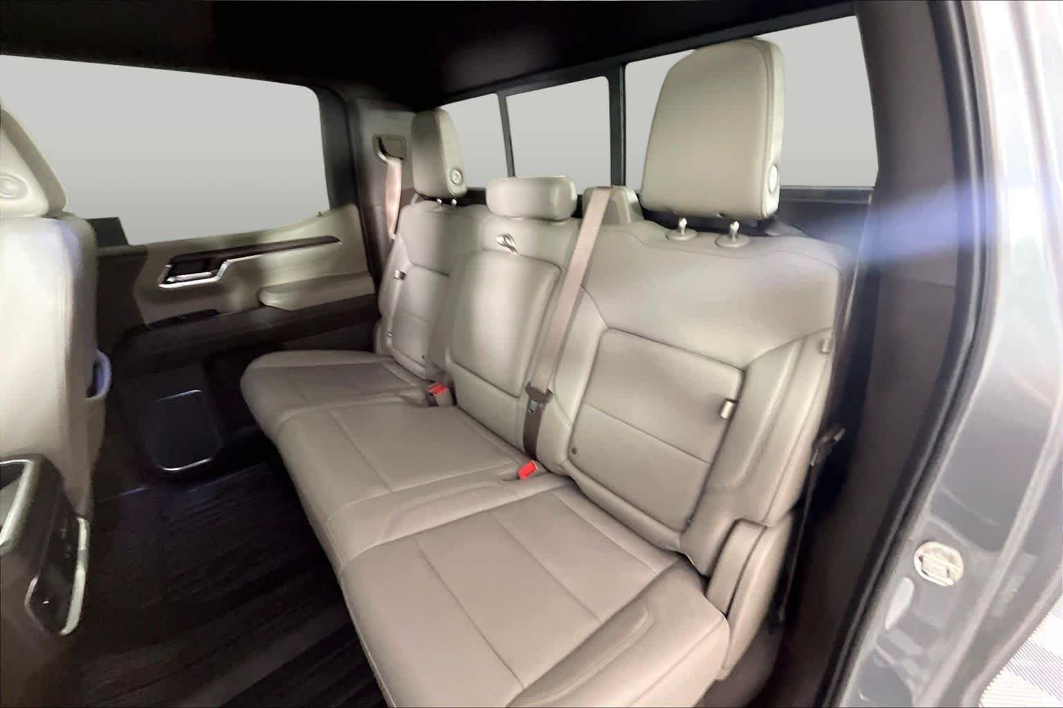 Used 2024 Sterling Metallic GMC SLT image 18