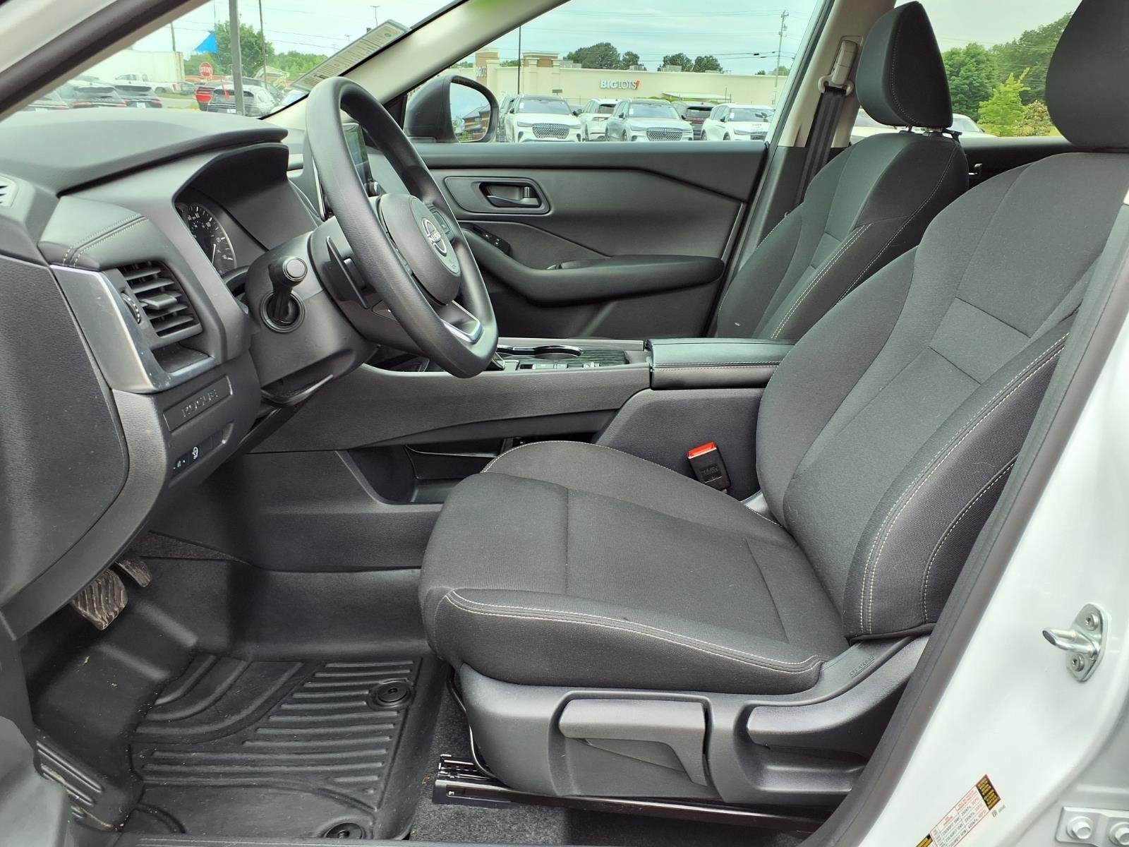 Used 2024 Everest White Pearl Nissan S image 19