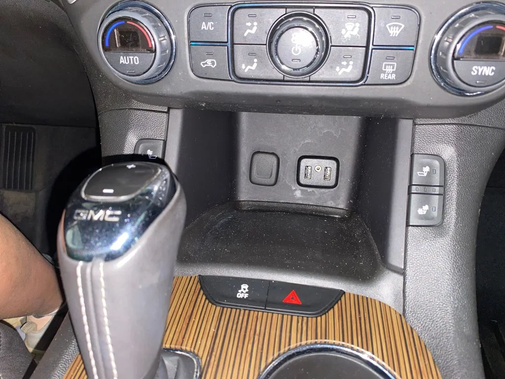 Used 2017 Red GMC SLE-2 image 21