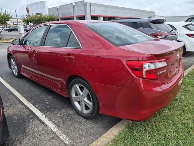 Used 2014 Barcelona Red Metallic Toyota SE image 2