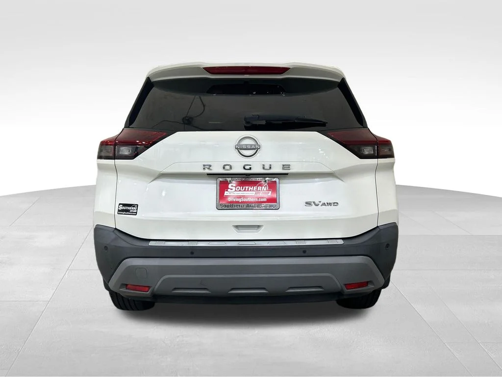Used 2023 White Nissan SV image 4