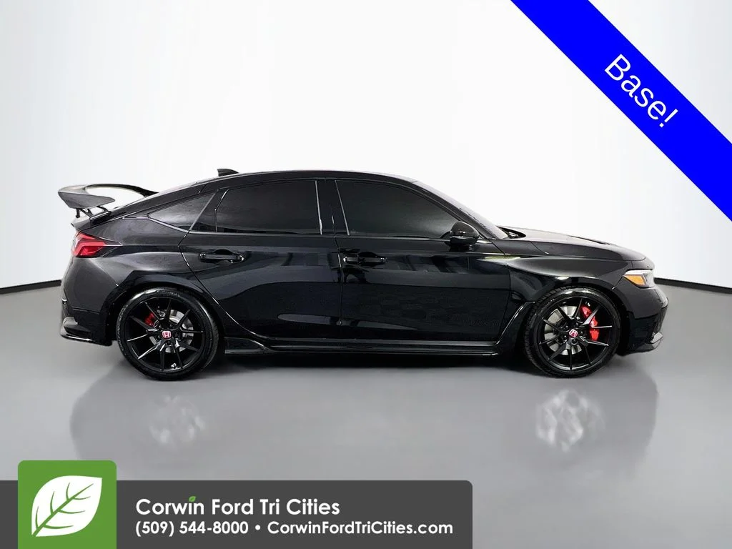 Used 2025 Crystal Black Pearl Honda  image 18