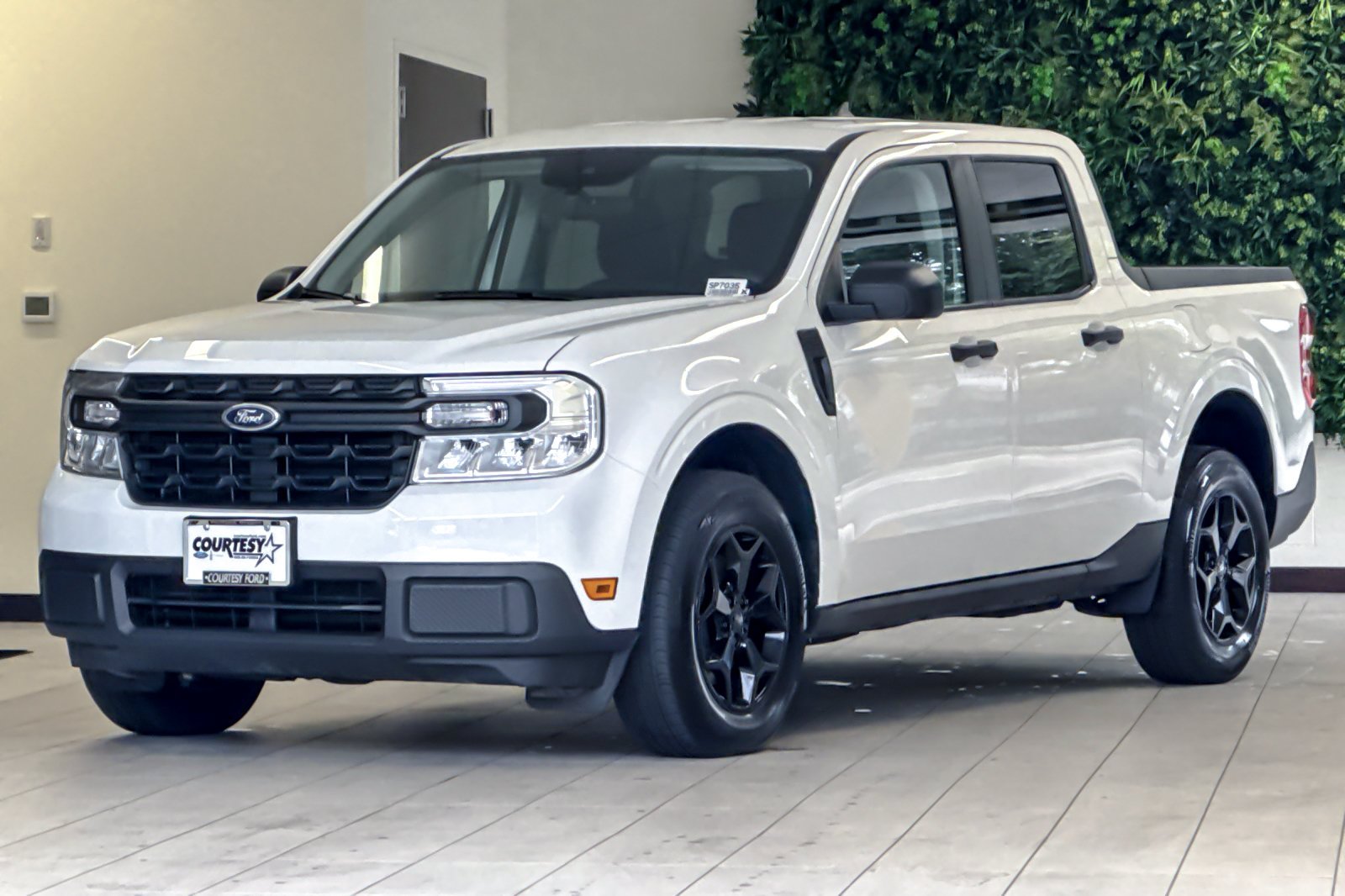 Used 2024 Oxford White Ford XL image 8