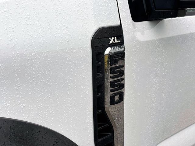 Used 2023 White Ford XL image 6
