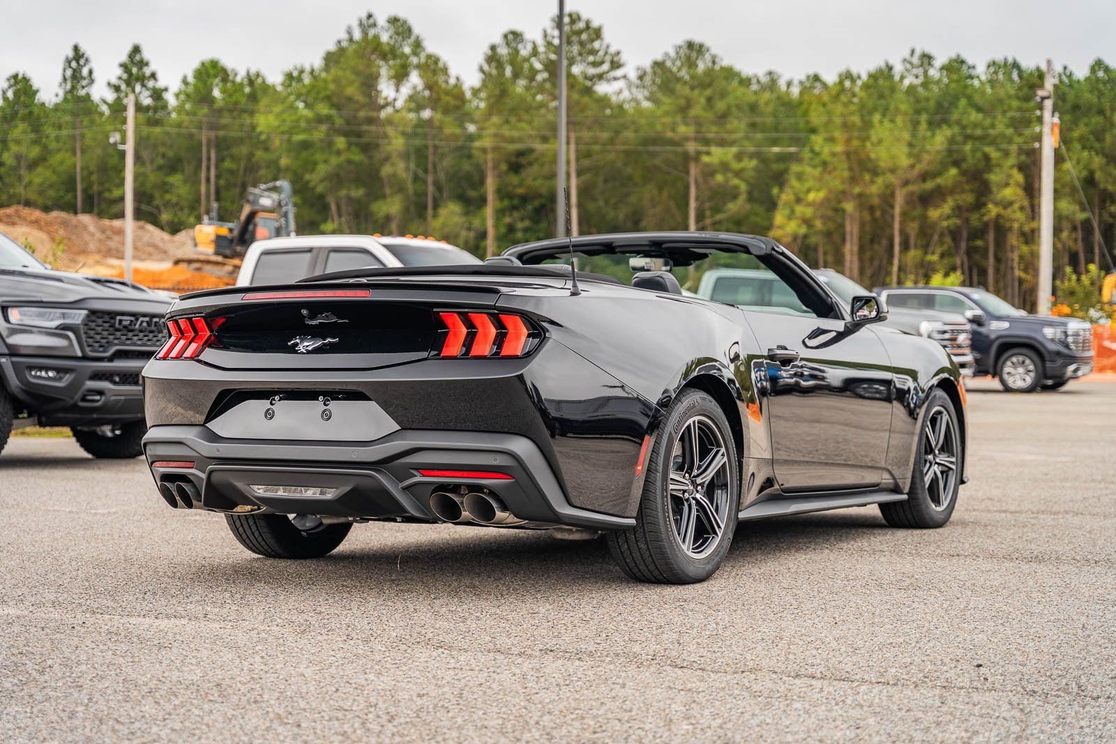 2025 Ford Mustang EcoBoost Premium Convertible - Photo 7