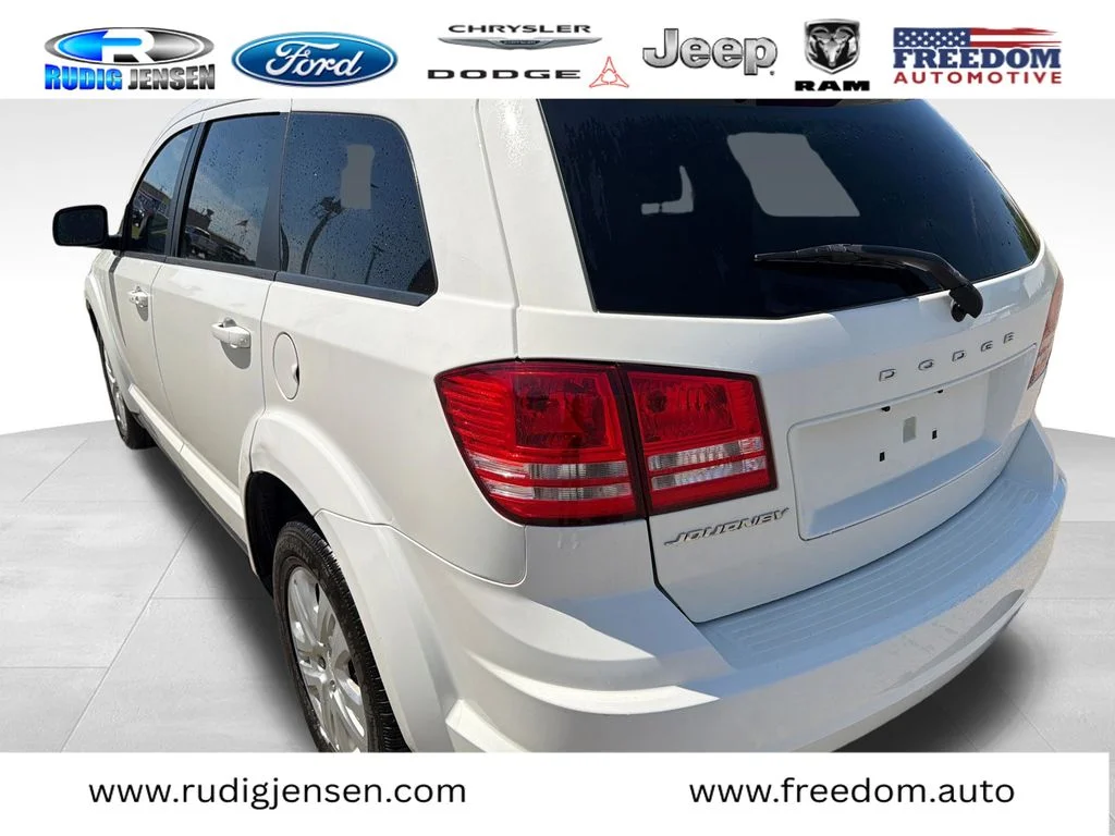 Used 2018 White Dodge SE image 3