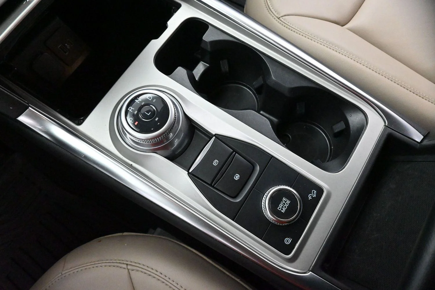 Used 2023 Oxford White Ford XLT image 26
